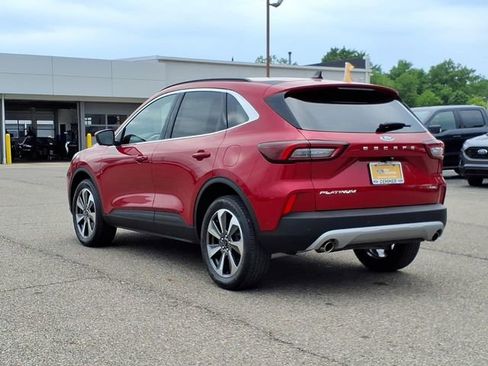 Certified 2023 Ford Escape Platinum w/ Premium Technology Package AWD/4WD image 4