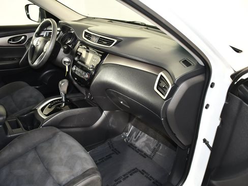 Used 2015 Nissan Rogue S AWD/4WD image 39