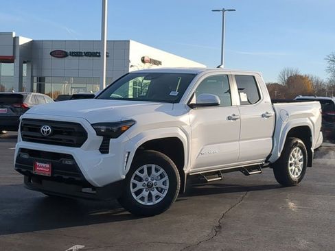 New 2025 Toyota Tacoma SR5 image 2