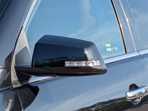 Used 2017 Chevrolet Traverse Premier image 11