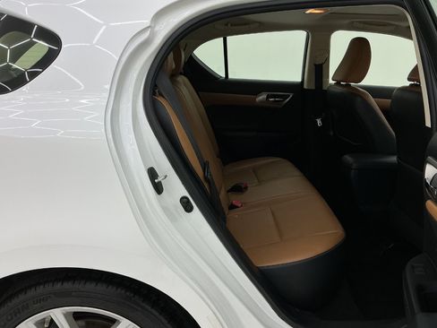 Used 2015 Lexus CT 200h FWD image 21