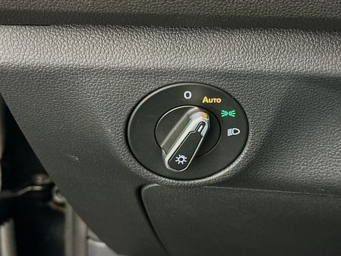 Used 2024 Volkswagen Jetta SE image 17