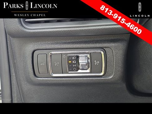 Used 2020 Lincoln Corsair Reserve image 28