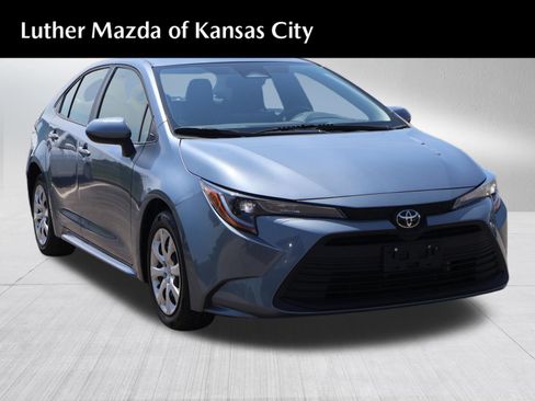 Used 2025 Toyota Corolla LE FWD image 1