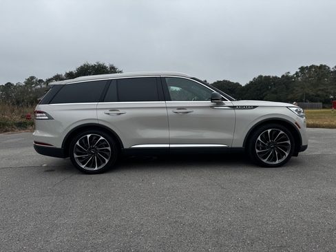 Used 2020 Lincoln Aviator Reserve w/ Equipment Group 202A image 6