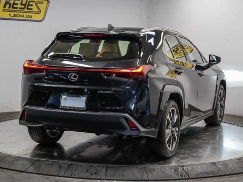 Used 2026 Lexus UX 300h FWD w/ Cold Area Package image 4