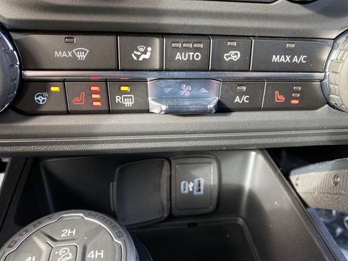 New 2025 Ford Bronco Badlands w/ Sasquatch Package image 8