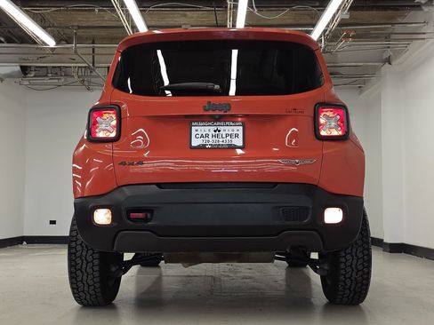 Used 2016 Jeep Renegade Trailhawk AWD/4WD image 10