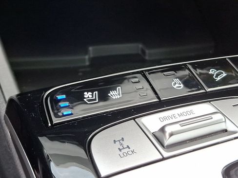 Certified 2024 Hyundai Tucson Limited AWD/4WD image 25