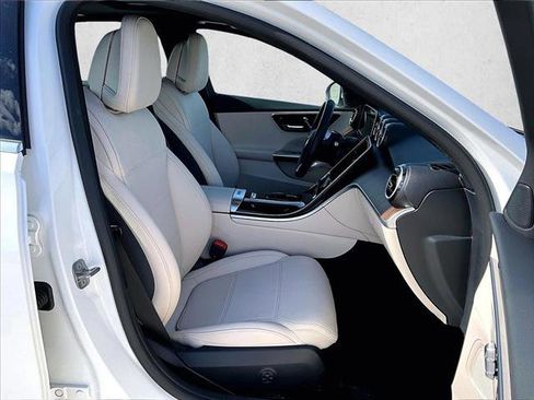 Used 2025 Mercedes-Benz C 300 Sedan image 9