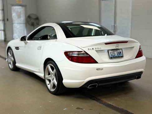 Used 2014 Mercedes-Benz SLK 250 image 7