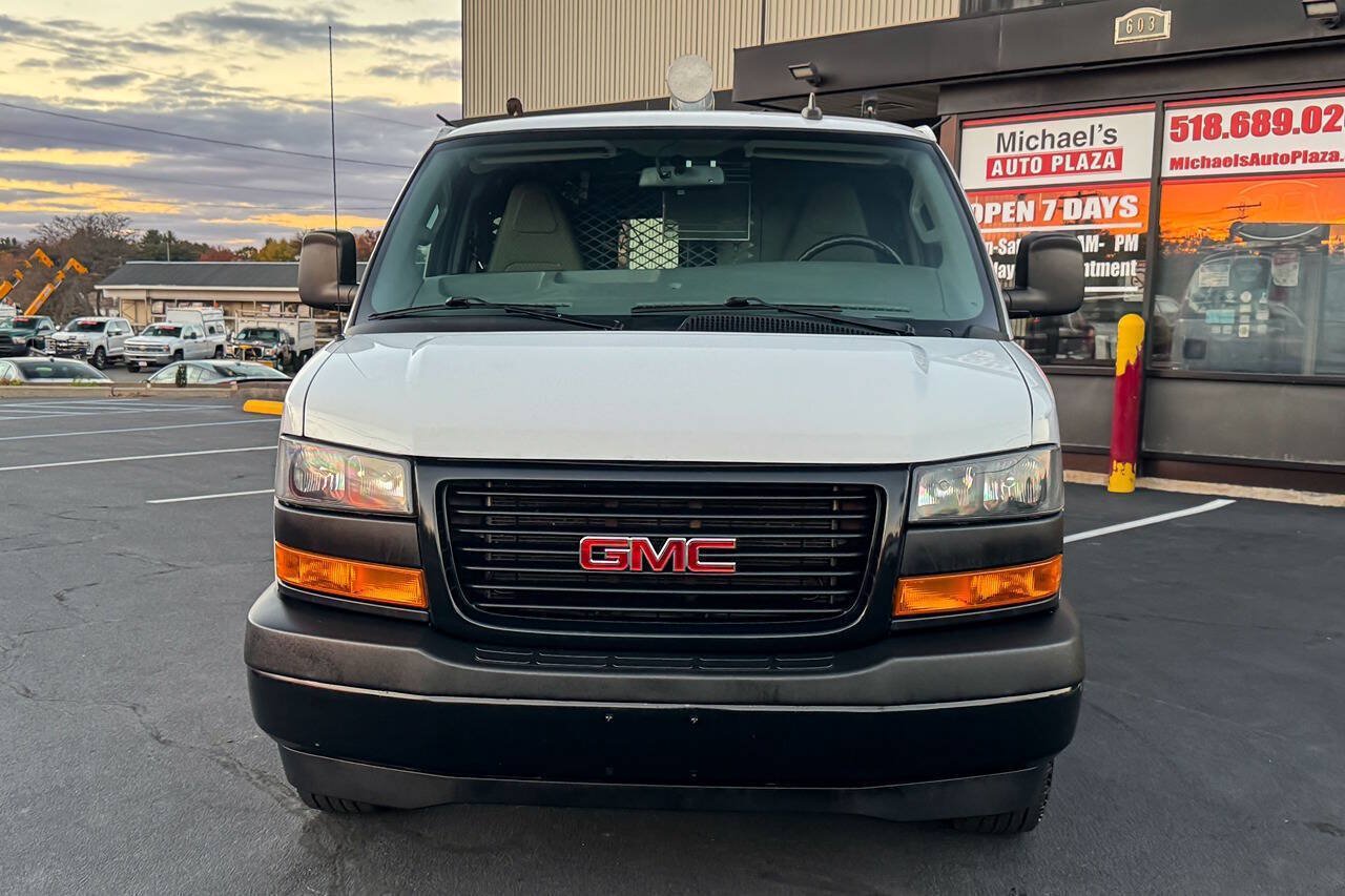 Used 2018 GMC Savana 3500 Extended w/ Driver Convenience Package RWD image 9