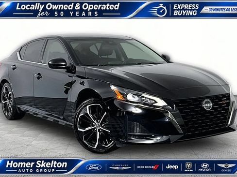 Used 2024 Nissan Altima 2.5 SR FWD image 1