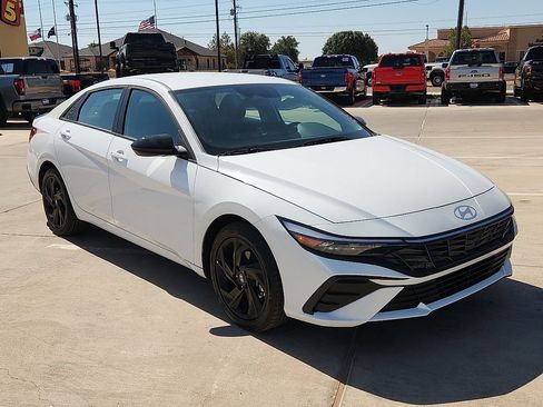 Used 2026 Hyundai Elantra Sport FWD image 5