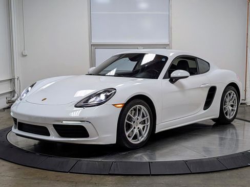 Used 2021 Porsche 718 Cayman image 4