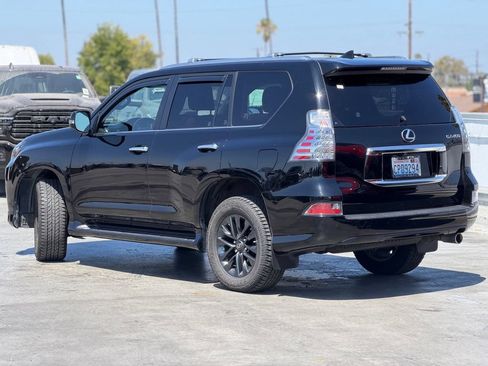 Used 2022 Lexus GX 460 Premium w/ Premium Package AWD/4WD image 3
