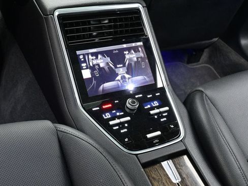 Certified 2022 Porsche Panamera 4 AWD/4WD image 25