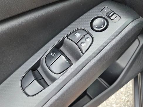 Used 2024 Nissan Altima 2.5 SV FWD image 32
