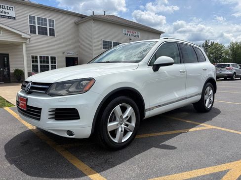 Used 2013 Volkswagen Touareg Sport AWD/4WD image 2