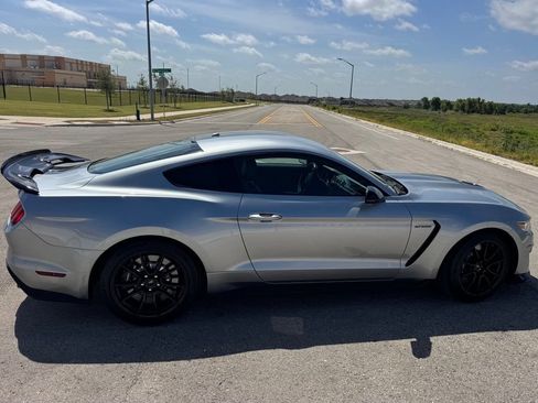 Used 2020 Ford Mustang Shelby GT350 w/ Technology Package RWD image 6
