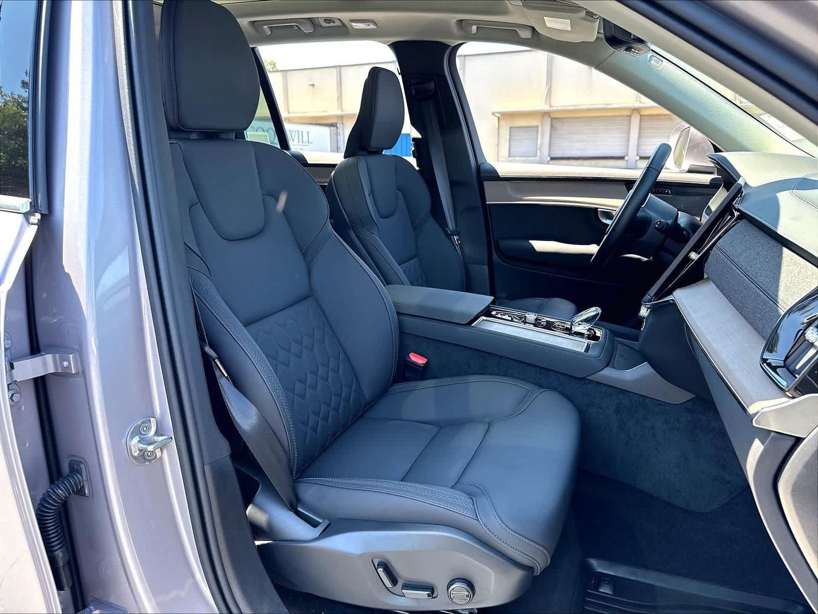 Used 2026 Volvo XC90 B5 Plus w/ Protection Package AWD/4WD image 10