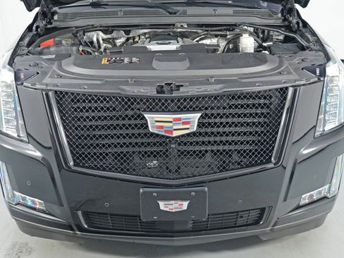 Used 2017 Cadillac Escalade ESV Platinum image 7