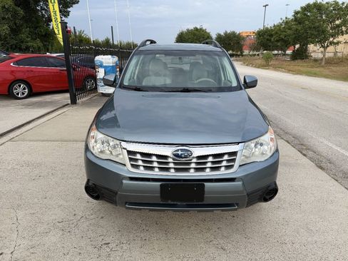 Used 2013 Subaru Forester 2.5X Premium w/ Popular Pkg 3 AWD/4WD image 3