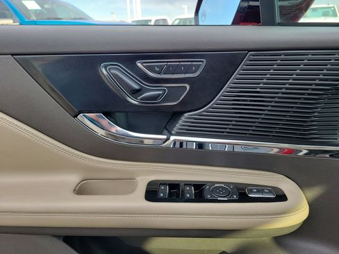 Certified 2022 Lincoln Corsair FWD image 18