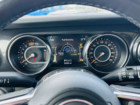 Used 2022 Jeep Wrangler Unlimited Sahara image 17