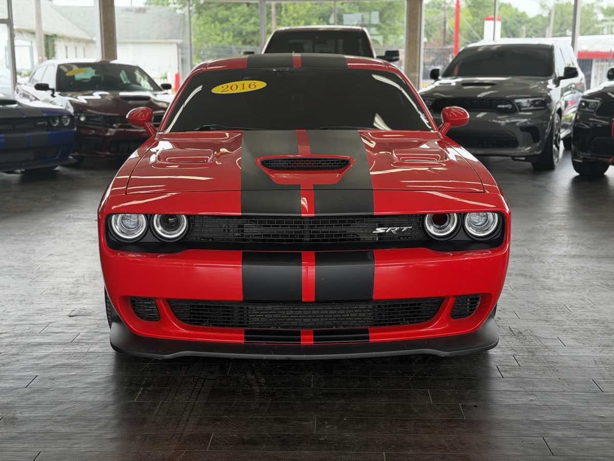 Used 2016 Dodge Challenger SRT Hellcat RWD image 16