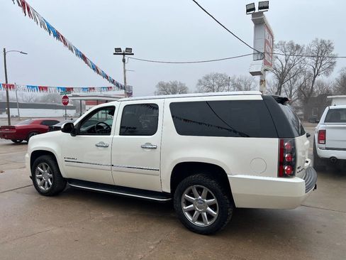 Used 2009 GMC Yukon XL Denali image 7