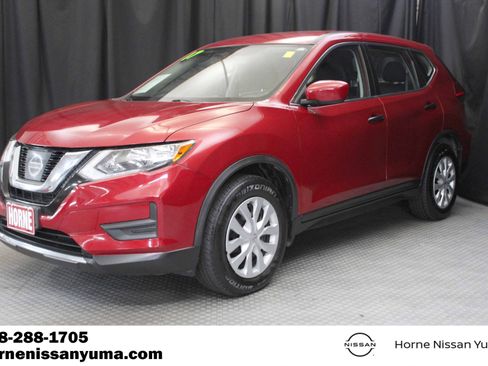 Used 2017 Nissan Rogue S FWD image 3