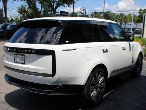 Used 2024 Land Rover Range Rover SE image 5
