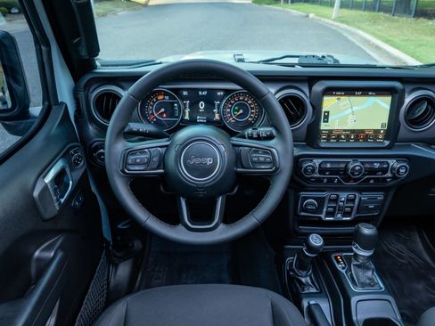 Used 2023 Jeep Wrangler Unlimited Sport w/ Sun And Sound Package AWD/4WD image 19
