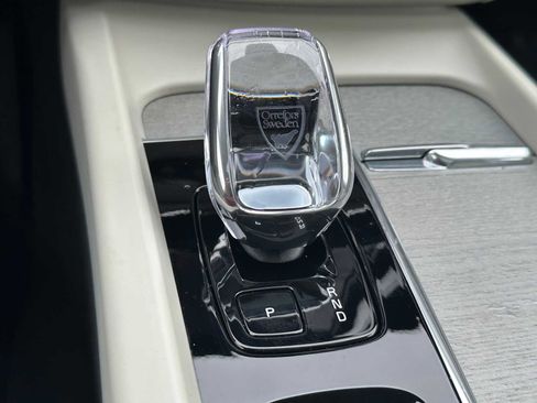 Used 2025 Volvo XC60 B5 Ultra w/ Protection Package Premier image 30