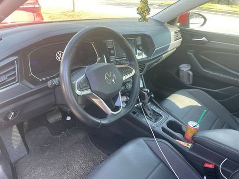 Used 2023 Volkswagen Jetta SE w/ Panoramic Sunroof Package FWD image 11