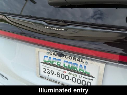 New 2026 Chrysler Pacifica Select image 31