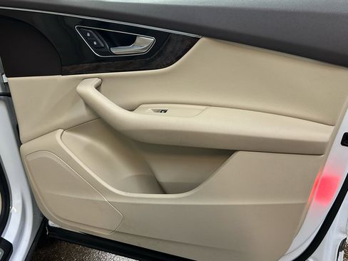 Used 2017 Audi Q7 3.0T Premium Plus image 17