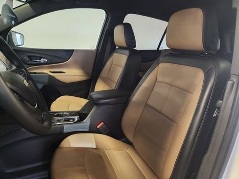 Used 2023 Chevrolet Equinox Premier image 12