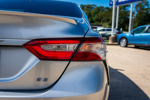 Used 2018 Toyota Camry SE w/ Audio Package FWD image 17