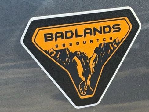 Used 2022 Ford Bronco Badlands image 47