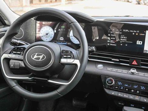 New 2026 Hyundai Elantra Limited FWD image 17