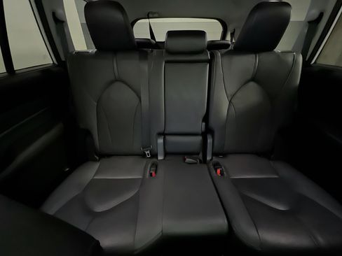 Used 2024 Toyota Grand Highlander FWD image 33