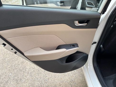 Used 2018 Hyundai Accent SE FWD image 16