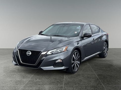 Used 2019 Nissan Altima 2.5 SR w/ SR Premium Package AWD/4WD image 3