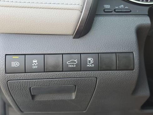 Used 2021 Toyota Camry LE FWD image 28