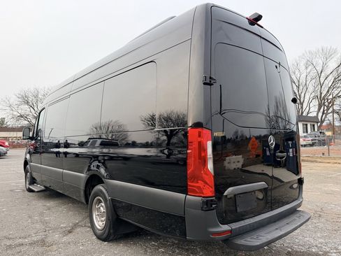 Used 2020 Mercedes-Benz Sprinter 3500 image 5