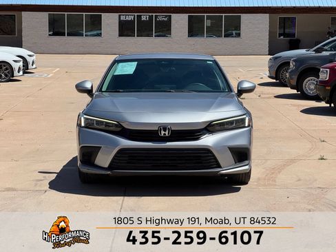 Used 2022 Honda Civic LX image 2