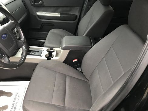 Used 2010 Ford Escape XLT image 10