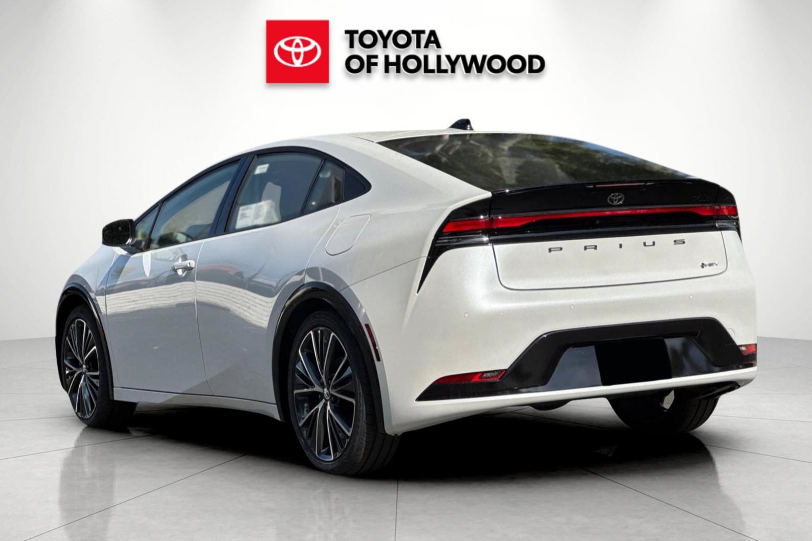 New 2027 Toyota Prius XLE FWD image 6